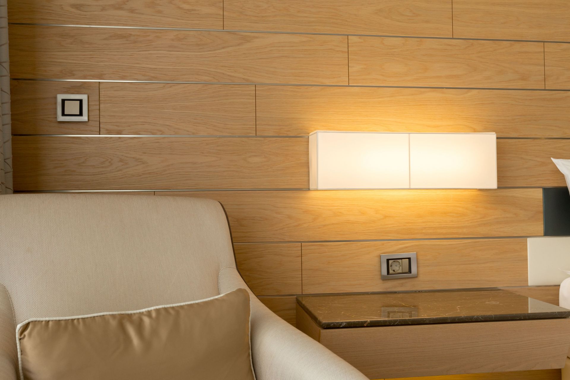 提升照明效果與節能的選擇：調光調色平板燈與節能標章平板燈